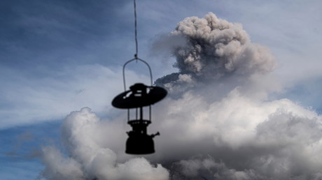 Caraïbes : la Soufrière entre en éruption, la population de l’île de Saint-Vincent évacuée (VIDEOS)