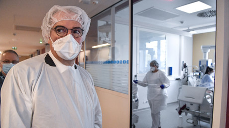 «On n’a pas été écoutés» : Jean Castex interpellé par un soignant dans un hôpital de Lyon