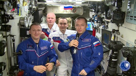 Depuis l’ISS, les cosmonautes russes adressent leur message pour la Journée de la cosmonautique