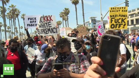 Etats-Unis : tensions après l'organisation d'un rassemblement «White Lives Matter» en Californie