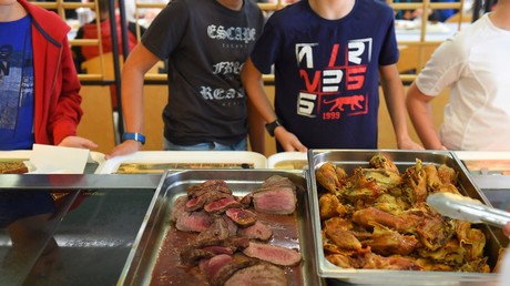 La mairie écologiste de Lyon annonce un retour, timide, de la viande dans les cantines scolaires