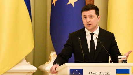 Le président ukrainien Volodymyr Zelensky s'exprime lors d'une conférence de presse après le président du Conseil européen Charles Michel à Kiev, Ukraine, le 3 avril 2021 (image d'illustration).