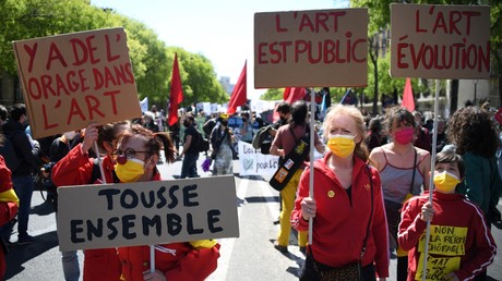Réforme de l'assurance chômage : des milliers d'intermittents et de manifestants dans la rue