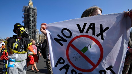 Les manifestants londoniens du 24 avril ne veulent pas du passeport vaccinal.