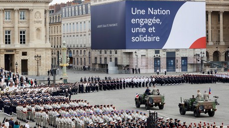 Tribune des militaires : Le Pen les soutient, Parly veut des sanctions, LFI en appelle à la justice