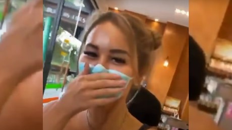 Deux influenceurs expulsés de Bali après une plaisanterie autour du masque anti-Covid (VIDEO)