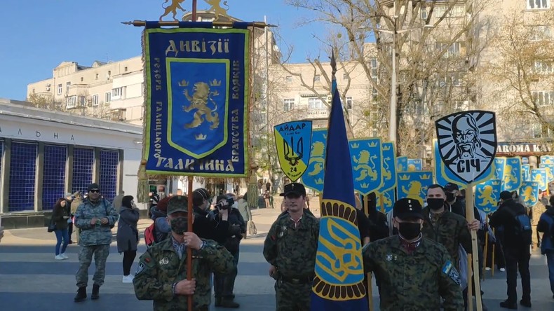 Les autorités ukrainiennes condamnent le défilé en l’honneur de la division SS «Galicie» à Kiev