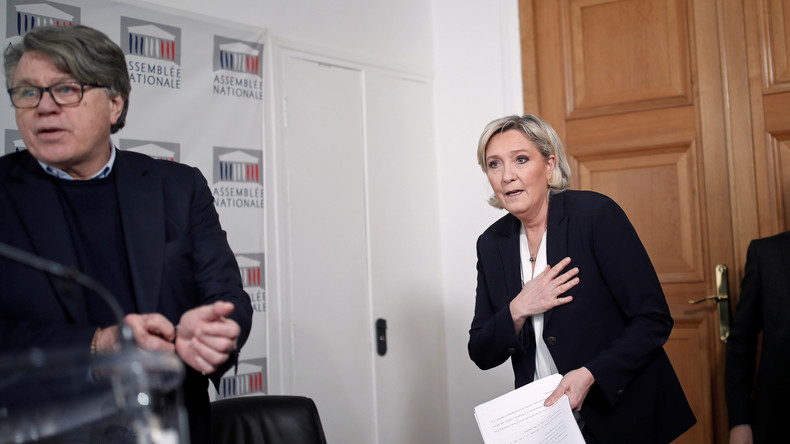 Affaire des photos d’exactions de Daesh sur Twitter : Marine Le Pen et Gilbert Collard relaxés