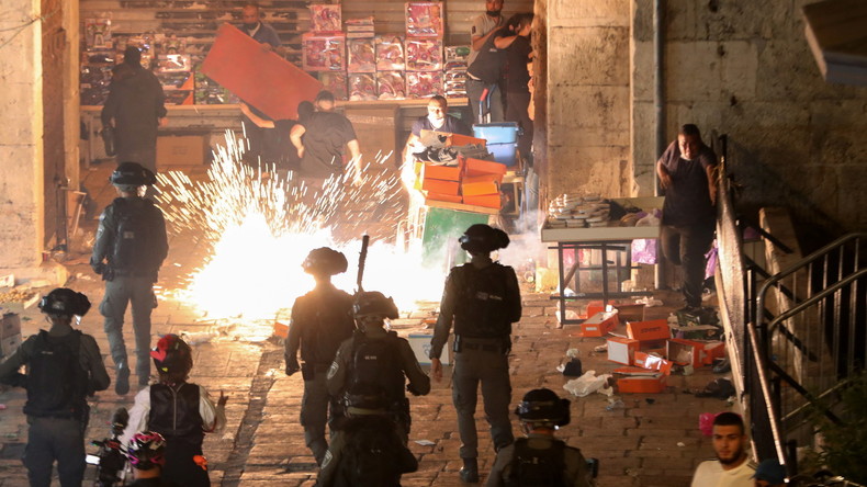 Jérusalem : plus de 90 blessés dans de nouveaux heurts entre policiers israéliens et Palestiniens