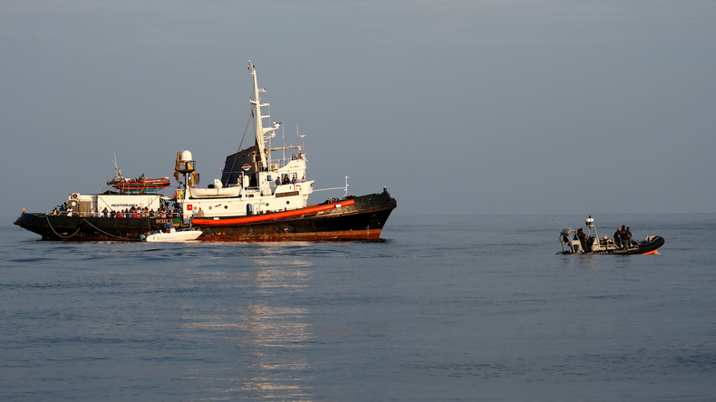 Plus de 1 400 migrants arrivent sur l'île italienne de Lampedusa à bord d'une quinzaine de bateaux
