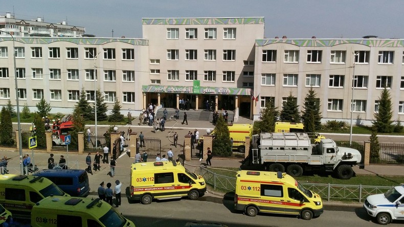 Après la fusillade de Kazan, Poutine réclame d'urgence une révision de la loi sur le port d'armes