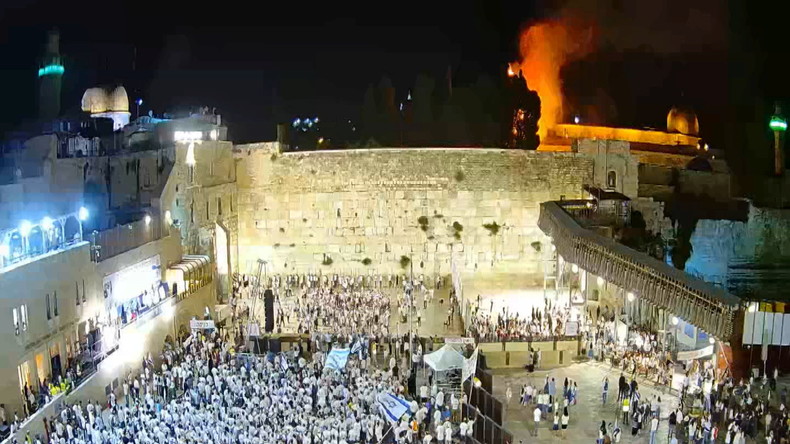 Les images d'Israéliens en liesse près d'un incendie à l'esplanade des Mosquées suscitent un tollé