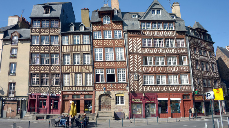 A Rennes, la police utilise des lacrymogènes contre des fêtards qui ne respectent pas le couvre-feu