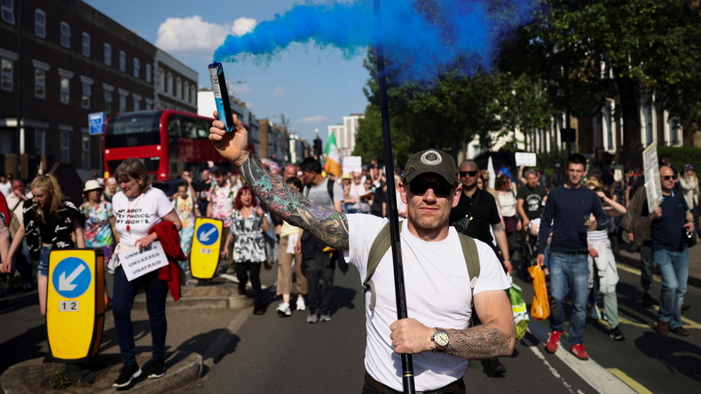 «Marche pour la liberté» : manifestation d'ampleur à Londres contre les restrictions sanitaires