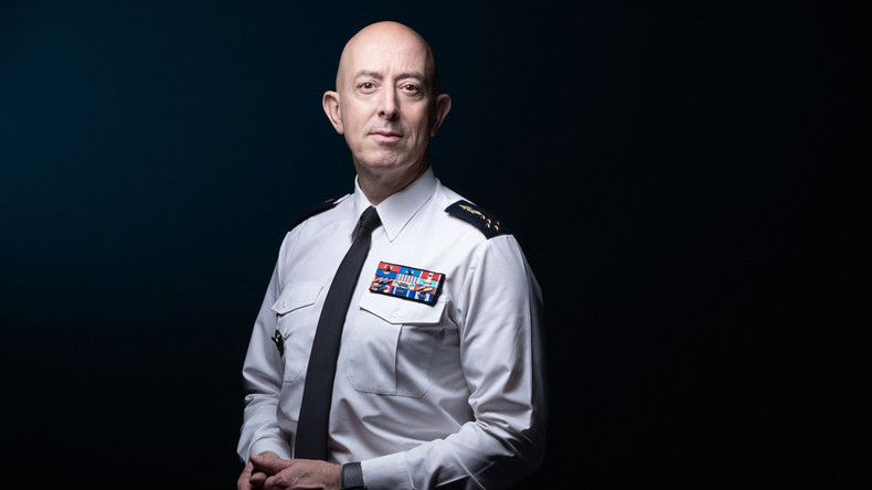 Le chef d'état-major de l'armée de l'Air française en partance pour l'OTAN