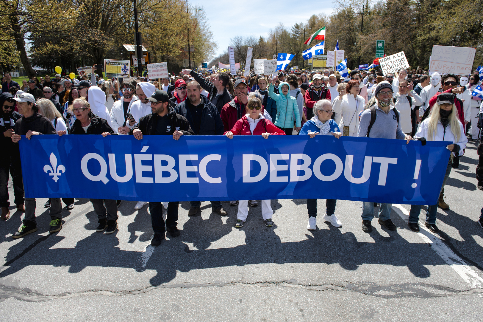 Canada : des dizaines de milliers de personnes manifestent contre les ...