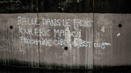 Lyon : des menaces de mort visant la police taguées sur une école après l'assassinat d'Eric Masson