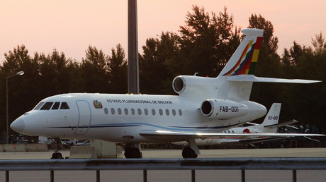 L'avion du président bolivien Evo Morales lors d'une escale forcée à Vienne le 3 juillet 2013.