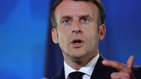 La France : «Une société pétrie de corporatismes semblables aux guildes d’autrefois», selon Macron