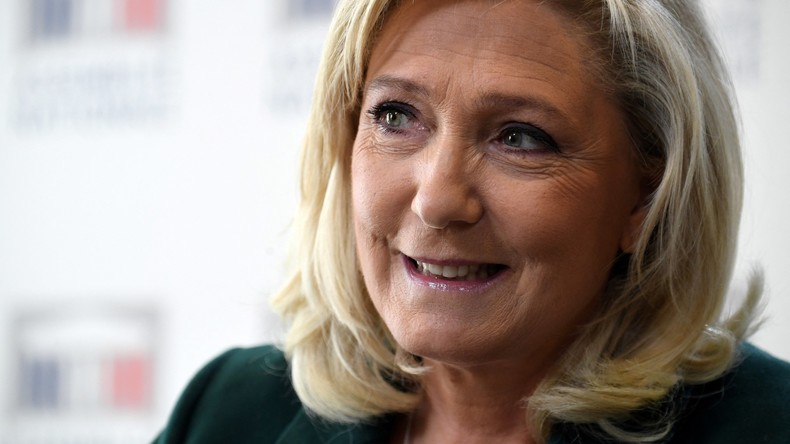 Marine Le Pen accuse l'Elysée d'avoir choisi le rappeur Youssoupha pour l'hymne des Bleus