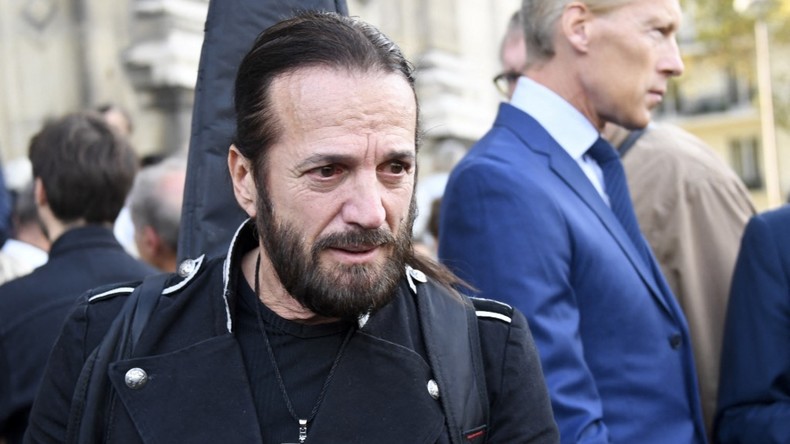 «Enlevez ce qu'il y a dans la caméra» : échange tendu entre Lalanne et des journalistes de Quotidien