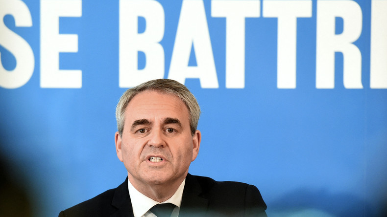 Quand Xavier Bertrand reprochait à Emmanuel Macron de ne pas se mettre «à portée de baffes»