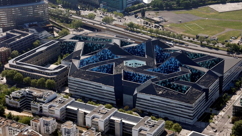 L'état-major des armées publie sur Twitter une photo contenant un mot de passe Windows