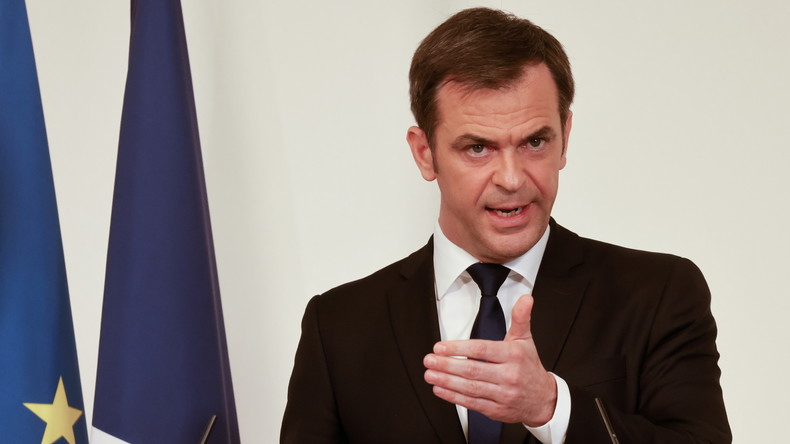 Olivier Véran menace de rendre la vaccination obligatoire pour les soignants en Ehpad