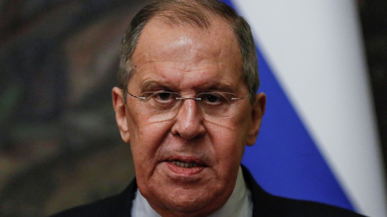 «Une offensive est en cours contre les fondements de toutes les religions du monde», selon Lavrov