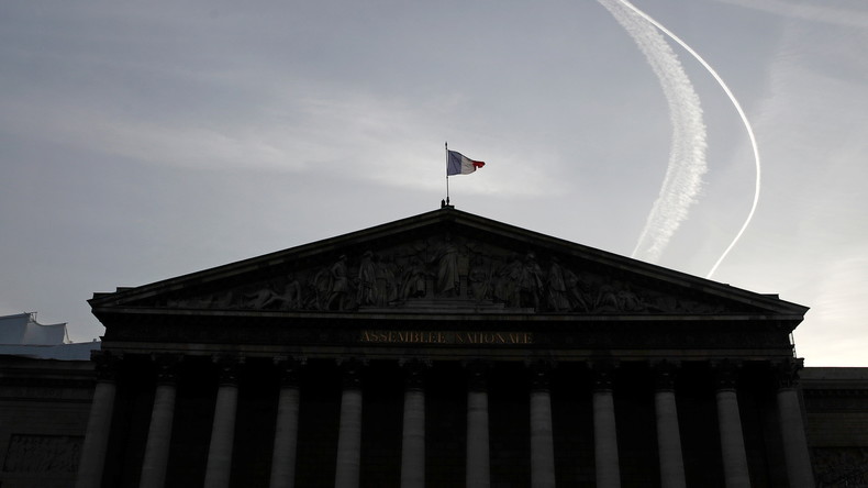Port du voile dans les bureaux de vote : l'Assemblée rejette l'interdiction pour les assesseurs