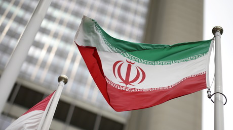 Le drapeau iranien flotte devant l'immeuble le siège de l'AIEA, à Vienne, Autriche, le 24 mai 2021 (illustration).