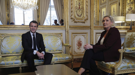 Le président Emmanuel Macron avec la chef du Rassemblement national Marine Le Pen au palais de l'Élysée à Paris, le 6 février 2019 (illustration).