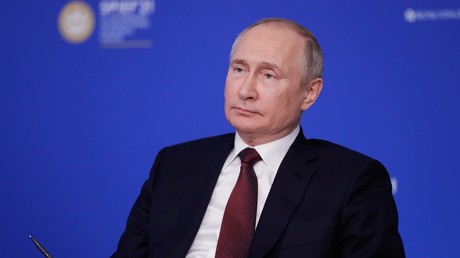 «La Russie continuera d'exister» : Vladimir Poutine critique les sanctions américaines visant Moscou