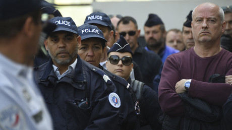 Des policiers sont rassemblés en hommage à leur collègue qui s'est suicidé, Montpellier, 19 avril 2019 (image d'illustration).