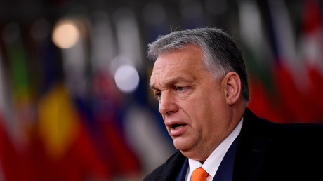 «Les Hongrois ne s'agenouillent que devant Dieu, la patrie et la femme qu'ils aiment», affirme Orban