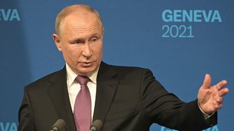 Vladimir Poutine durant sa conférence de presse à l'issue de sa rencontre avec Joseph Biden,  le 16 juin à Genève.