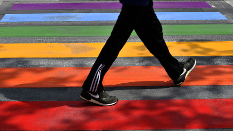Besançon : une croix gammée taguée sur un passage piéton aux couleurs LGBT
