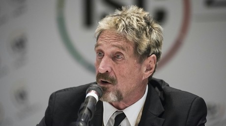 McAfee : une autopsie confirme la thèse du suicide, la famille demande une enquête indépendante