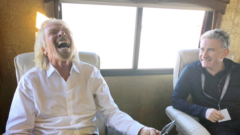 Tourisme spatial : Richard Branson annonce qu'il voyagera dans l'espace neuf jours avant Jeff Bezos