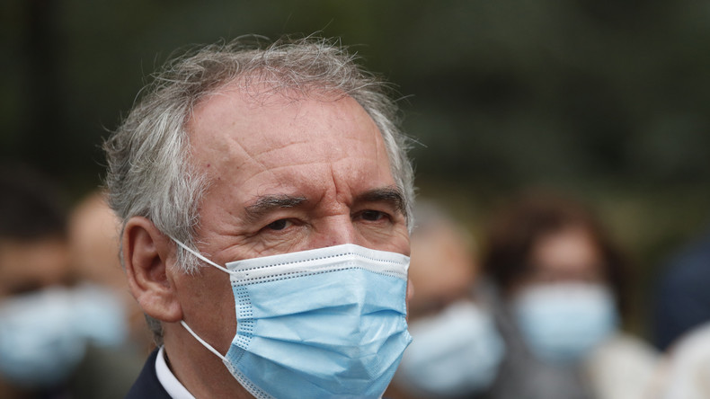 «C'est la seule digue» : Bayrou plaide pour la vaccination obligatoire contre le Covid-19