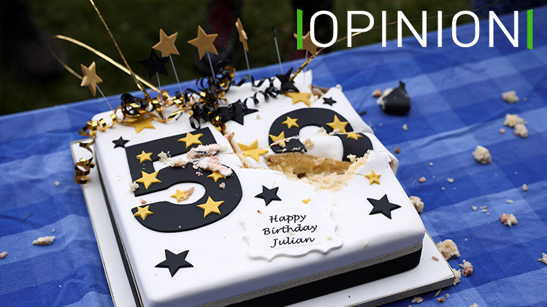 Assange a 50 ans en prison : un rappel du paradoxe de la démocratie occidentale, par Slavoj Žižek