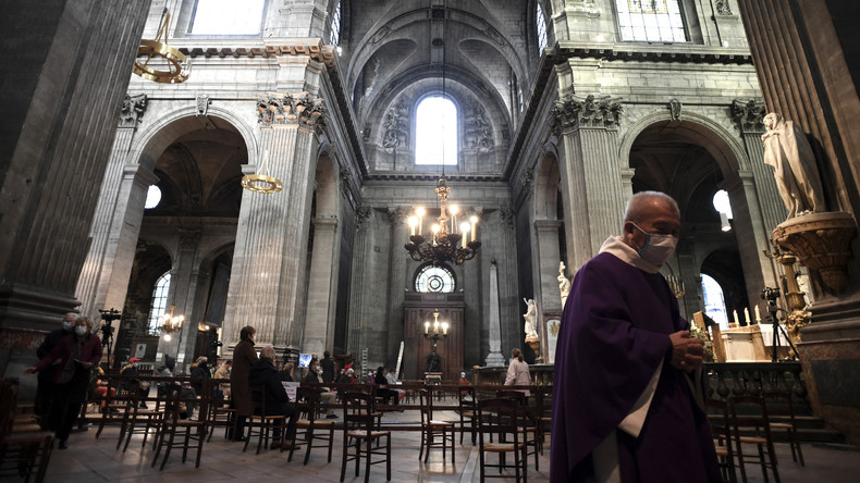 «Protection constitutionnelle» : les lieux de culte pas concernés par le pass sanitaire
