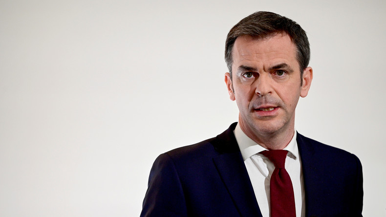 Annecy : la visite d'Olivier Véran chahutée par les cris des opposants au pass sanitaire