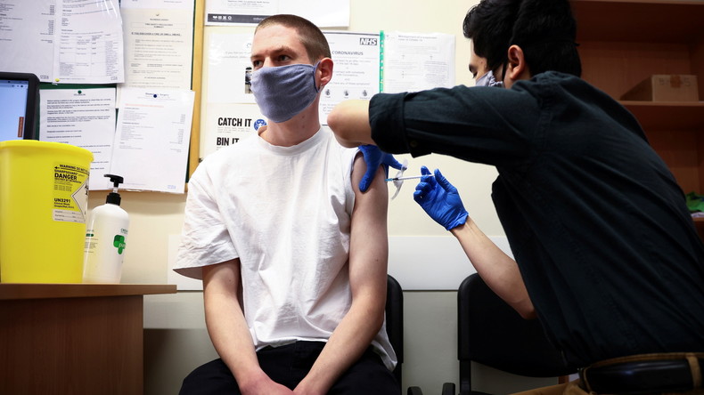 Royaume-Uni : pas de vaccination obligatoire à l'ordre du jour pour les enfants et adolescents ?