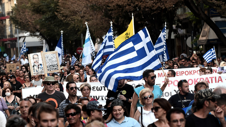 Grèce : manifestation sous tension contre l'obligation vaccinale pour le personnel soignant (VIDEO)