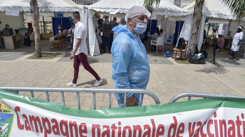 Face à la flambée des contaminations, l'Algérie annonce le durcissement des mesures anti-Covid