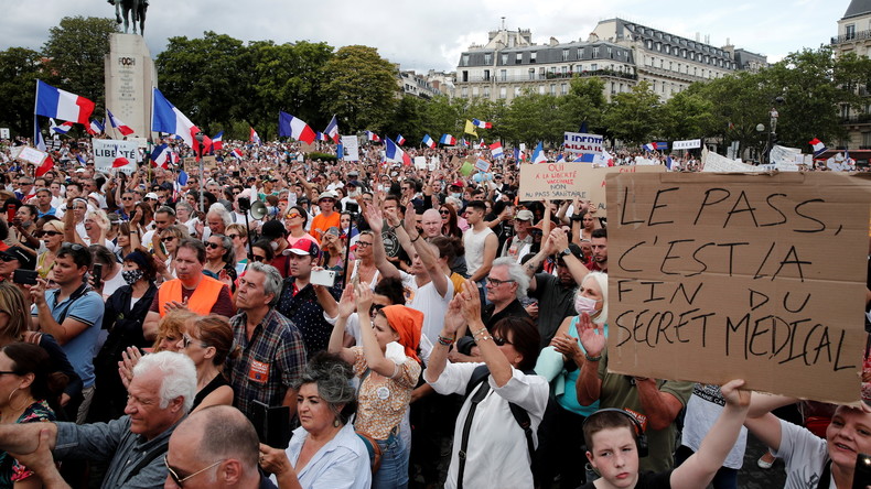 Manifestations anti-pass sanitaire : Attal évoque une «infime minorité dans l'instrumentalisation»