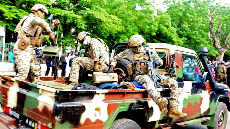 L'homme suspecté d'avoir tenté de tuer le président du Mali est mort en détention