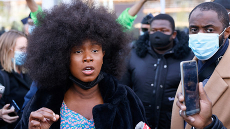 Poursuivie pour diffamation par trois gendarmes, Assa Traoré est relaxée