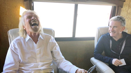 Tourisme spatial : Richard Branson annonce qu'il voyagera dans l'espace neuf jours avant Jeff Bezos